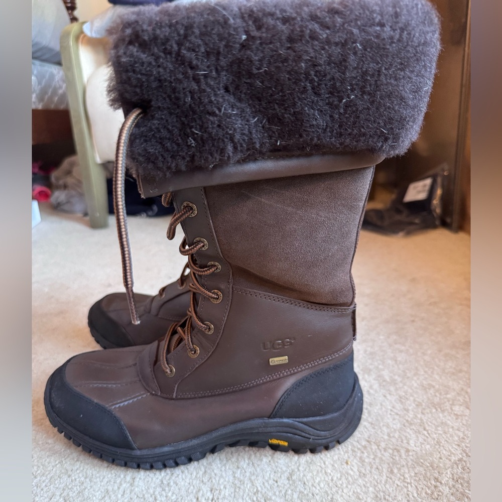 Ugg dark brown Adirondack 2 size 10